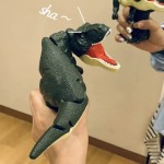 Dinoszaurusz figura üvöltő hangokkal