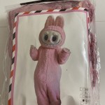 Labubu stílusú rózsaszín nyuszi jelmez – extra puha és cuki megjelenés