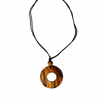 Nyaklánc barna medállal