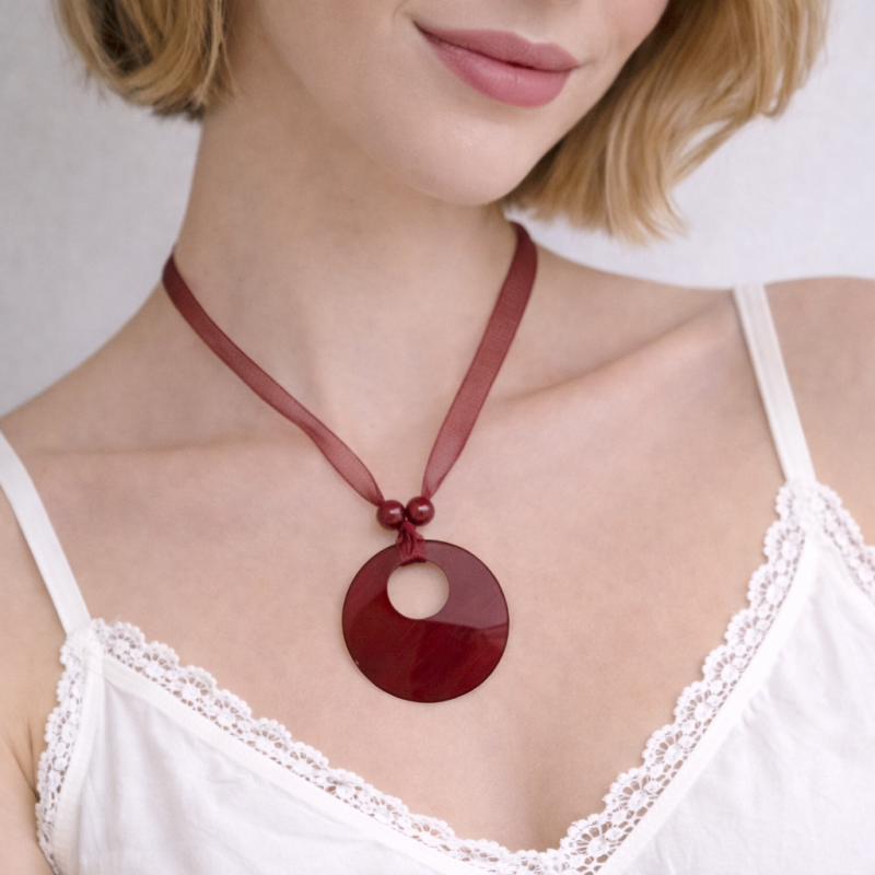 Szalag  nyaklánc kerek medállal