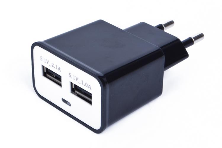 Hálózati USB töltő EKA 5V 2.1  2-Ports Dual USB 2 pin AC Power Adapter Travel USB