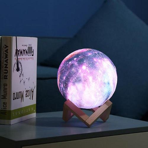 3D LED-es bolygó éjjeli fény / színváltós, galaxis témájú hangulatvilágítás