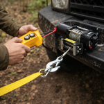 Elektromos ATV Csörlő 12V – 3500 lbs / 1587 kg, Kézi Kapcsolóval (KE25-158)