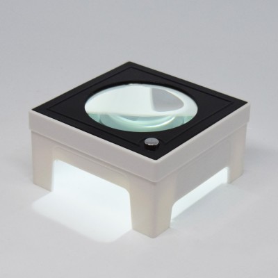 Mini asztali LED nagyító – olvasáshoz / 4 LED