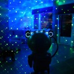 Űrhajós lézerprojektor 8 effektus – Aurora fényvetítés + lézer - LED lámpa, kivetítővel, galaxy astronaut starry sky